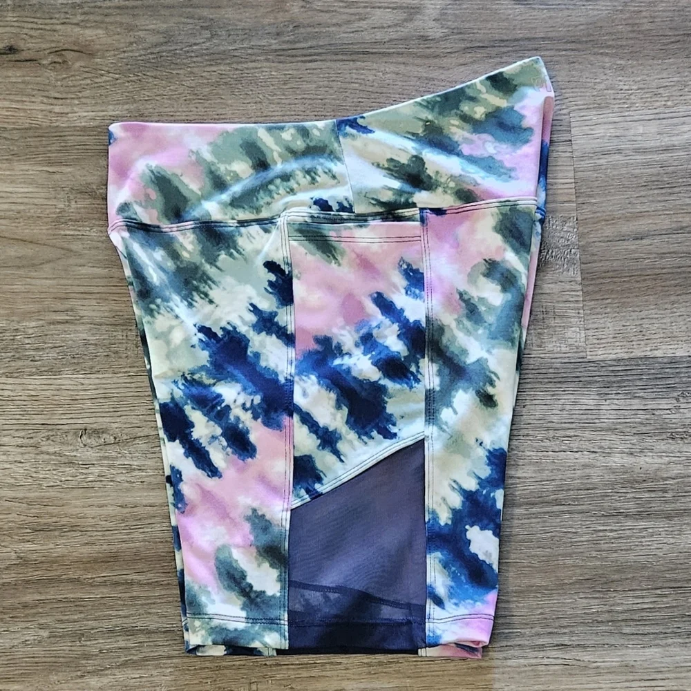 PINK Victoria's Secret Ultimate High Waist 6' Inseam Tie‎ Dye Biker Shorts